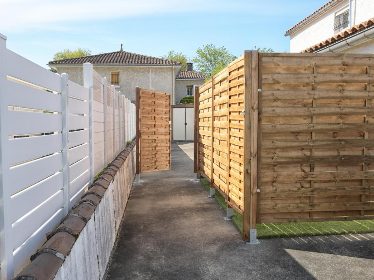 T2 - 28M2 Avec Cour Et Stationnement, Wifi Et Linge Fournis Lägenhet Angoulême Exteriör bild