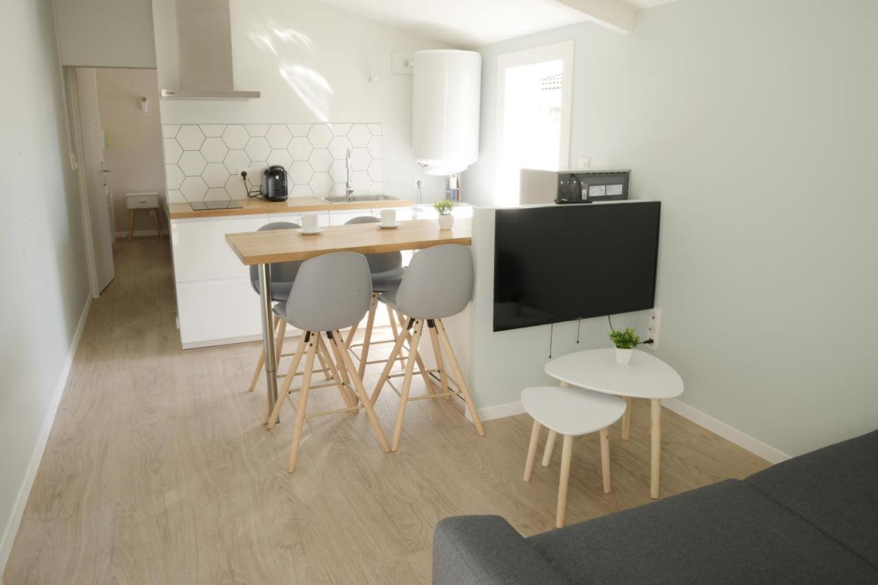 T2 - 28M2 Avec Cour Et Stationnement, Wifi Et Linge Fournis Lägenhet Angoulême Exteriör bild