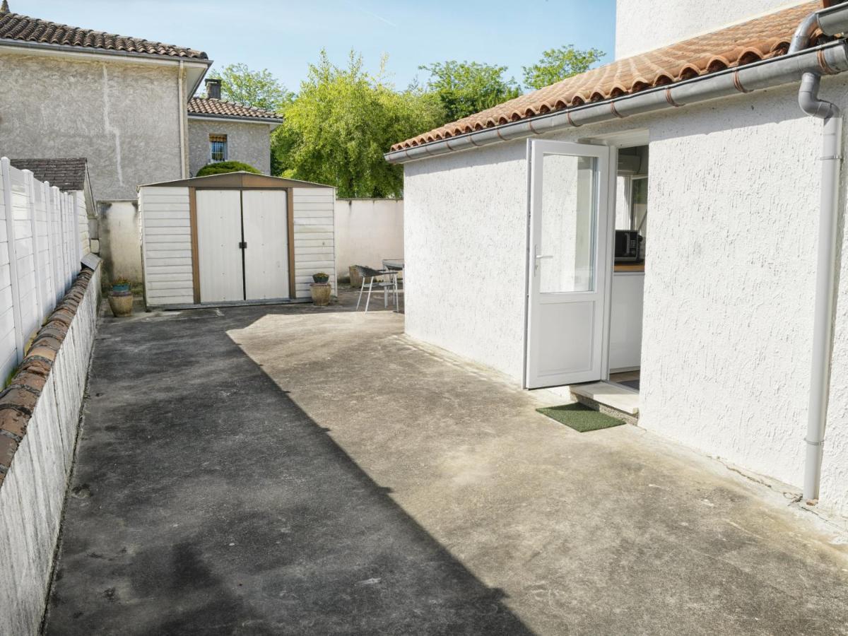 T2 - 28M2 Avec Cour Et Stationnement, Wifi Et Linge Fournis Lägenhet Angoulême Exteriör bild